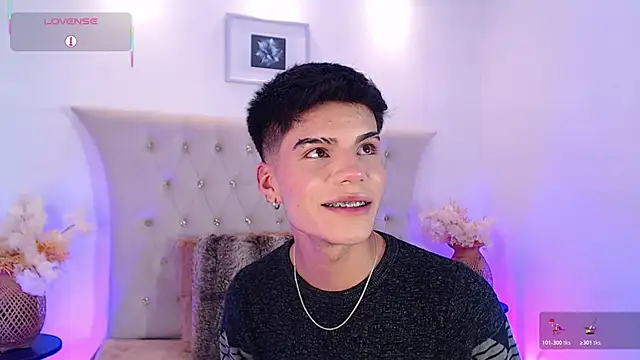 Snapshot of Dulcey_ chatting on November 26, 2025, 4:24 am Dulcey online show from November 26, 2025, 4:24 am