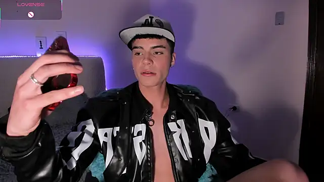 Dulcey  online show from April 22, 2026, 11:12 am