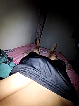 Snapshot of SexandCaliente chatting on February 3, 2026, 6:11 am SexandCaliente online show from February 3, 2026, 6:11 am