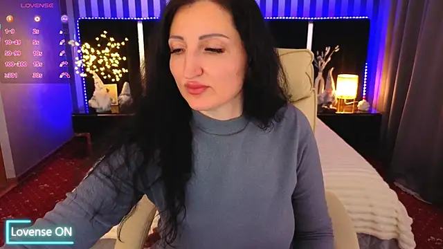 MissRossi online show from December 18, 2025, 8:04 pm