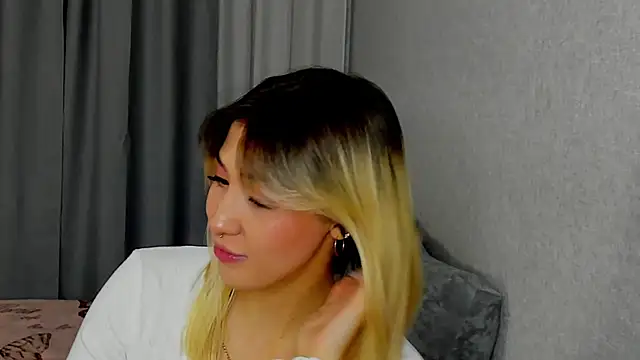 Snapshot of Bella_svon chatting on September 21, 2025, 1:13 pm Bella svon online show from September 21, 2025, 1:13 pm