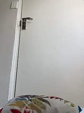 prettydollyy online show from April 9, 2026, 9:04 am