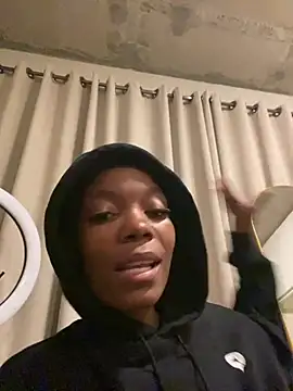 prettydollyy online show from April 21, 2026, 8:55 pm