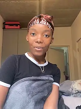 prettydollyy online show from April 23, 2026, 12:29 pm