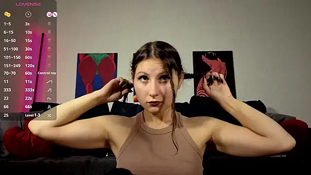 TrixiBell online show from September 17, 2025, 4:14 am