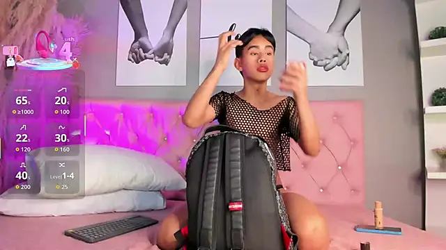 Jim twink online show from October 7, 2025, 3:04 am