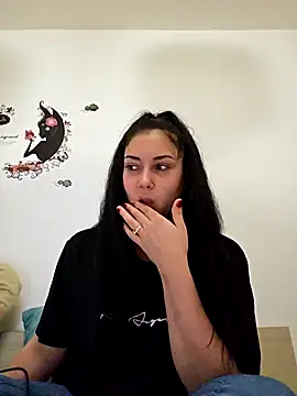 SaraViss20 online show from October 6, 2025, 7:11 pm