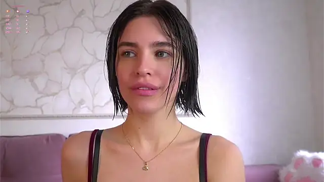 EleneButton online show from April 4, 2026, 1:15 am