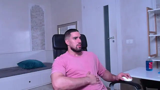 IvanHydee online show from September 13, 2025, 4:34 am