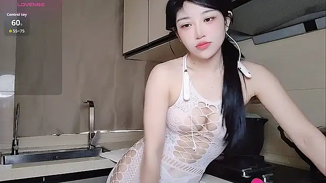 Coco--01 online show from November 5, 2025, 12:32 am