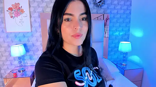 Sasha  sims   online show from November 12, 2025, 11:43 am