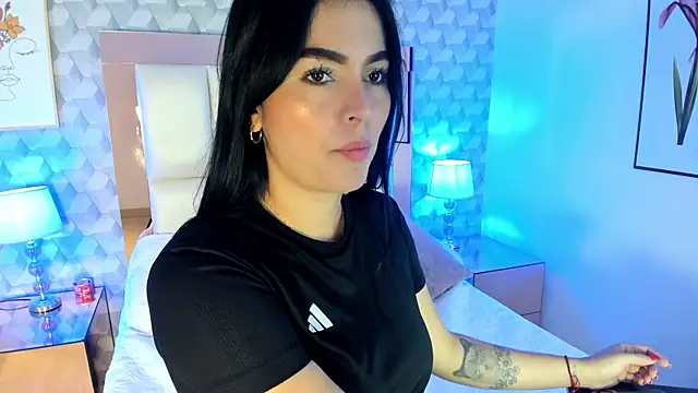 Sasha  sims   online show from November 22, 2025, 11:31 am