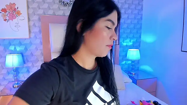 Sasha  sims   online show from December 5, 2025, 11:30 am