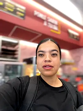 JuanitaMore01 online show from September 24, 2025, 3:48 pm