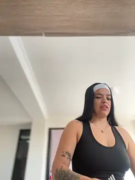 JuanitaMore01 online show from November 18, 2025, 8:13 pm