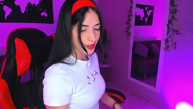 ZoeValencia1 online show from February 3, 2026, 12:10 pm