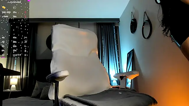 Demetria Ghoul online show from November 27, 2025, 12:18 pm