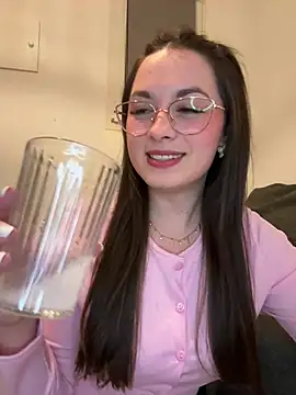 liloush   online show from April 3, 2026, 8:18 pm