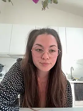 liloush   online show from April 20, 2026, 1:47 pm