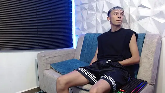 Isaac tan online show from October 5, 2025, 3:16 am