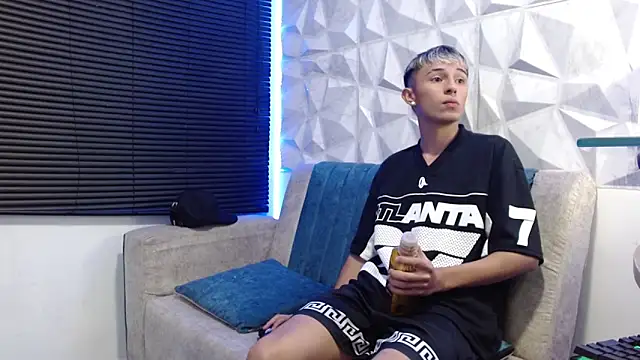 Isaac tan online show from October 9, 2025, 3:48 am