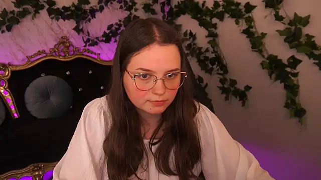 SophieDreamss online show from October 23, 2025, 2:05 pm