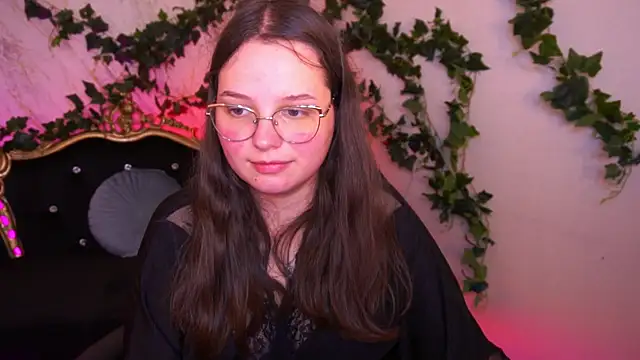 SophieDreamss online show from October 28, 2025, 2:42 pm