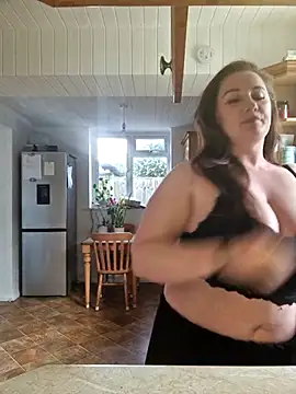 RosieMilff online show from November 13, 2025, 10:03 am