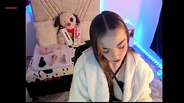 Mia Victoria22 online show from April 24, 2026, 3:42 am