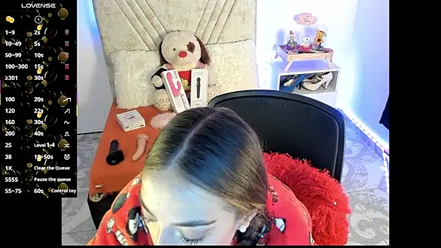 Snapshot of Mia_Victoria22 chatting on June 25, 2026, 2:44 am Mia Victoria22 online show from June 25, 2026, 2:44 am