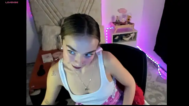 Snapshot of Mia_Victoria22 chatting on July 22, 2026, 1:41 am Mia Victoria22 online show from July 22, 2026, 1:41 am