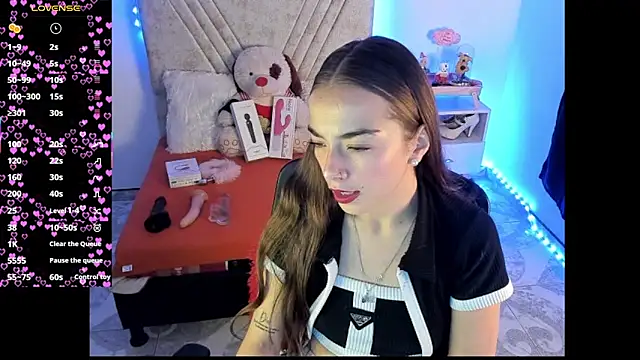 Snapshot of Mia_Victoria22 chatting on July 30, 2026, 2:32 am Mia Victoria22 online show from July 30, 2026, 2:32 am