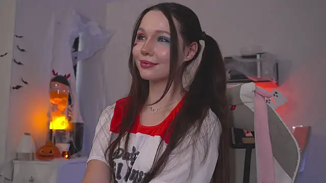 kategoodgirl online show from October 31, 2025, 8:48 am