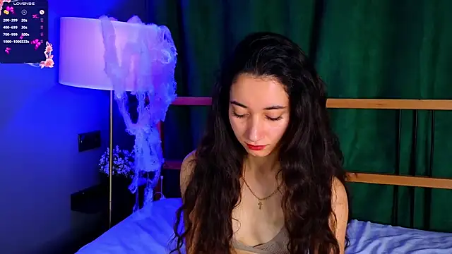 BettyMaldonado online show from October 24, 2025, 7:16 am