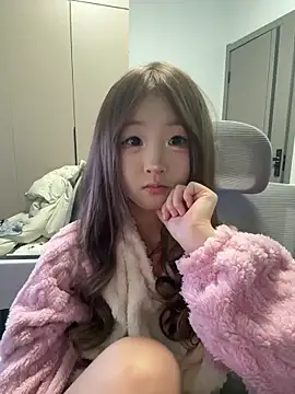 lelebaybay888 online show from February 4, 2026, 3:18 pm