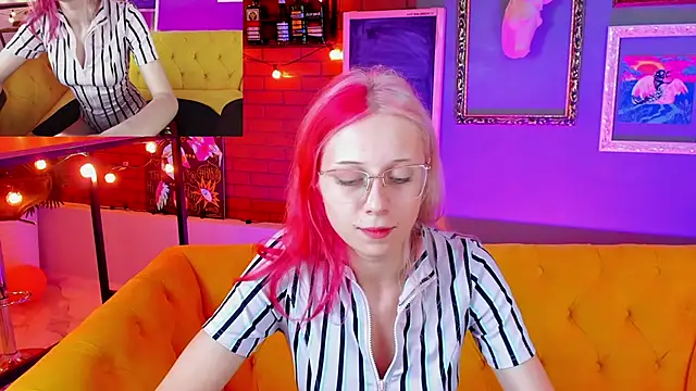 SakuraBliss online show from September 24, 2025, 5:27 pm