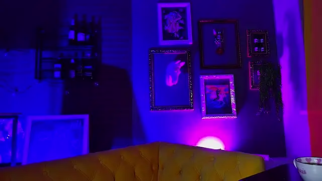 SakuraBliss online show from September 26, 2025, 4:55 pm