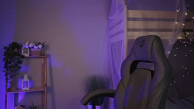 SakuraBliss online show from October 20, 2025, 4:51 pm