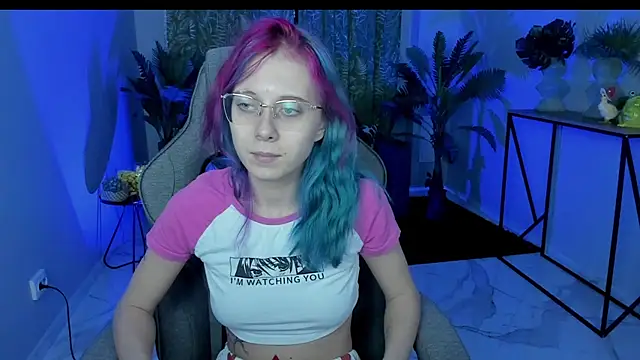 SakuraBliss online show from November 11, 2025, 5:02 pm