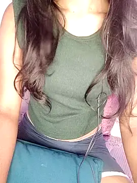 Snapshot of trending_tamizhachii chatting on October 31, 2025, 4:02 am trending tamizhachii online show from October 31, 2025, 4:02 am