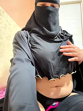  Laiali  online show from November 8, 2025, 12:27 pm