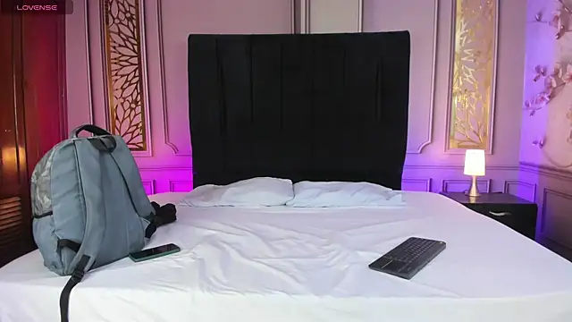 magnus serket online show from November 3, 2025, 11:44 am