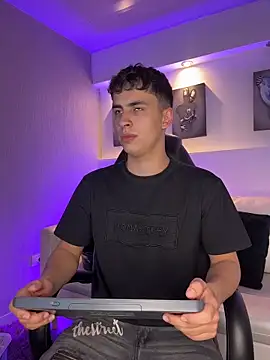 AdrianRinaldi online show from April 9, 2026, 8:03 pm