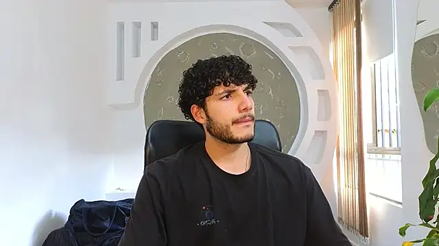 Rafael Mendezz online show from September 21, 2025, 8:43 pm