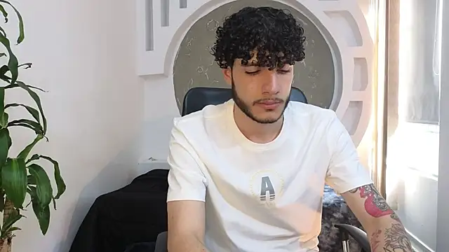 Rafael Mendezz online show from October 19, 2025, 8:20 pm