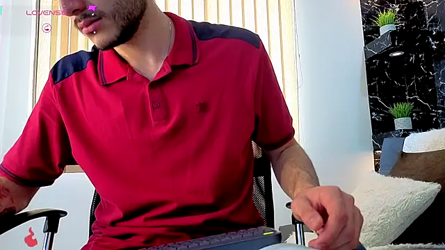 Rafael Mendezz online show from December 4, 2025, 8:28 pm