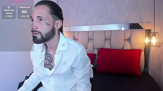 Hisoka 011 online show from February 7, 2026, 8:01 pm