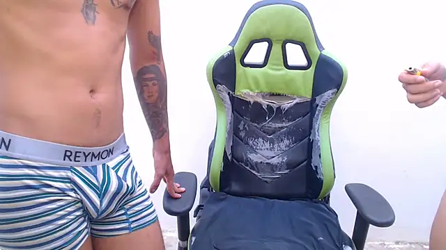 sensualduo online show from September 19, 2025, 9:48 pm