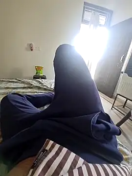 YoursThickDick online show from September 19, 2025, 4:14 am