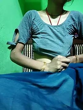 Shreya-couple online show from October 28, 2025, 1:20 am